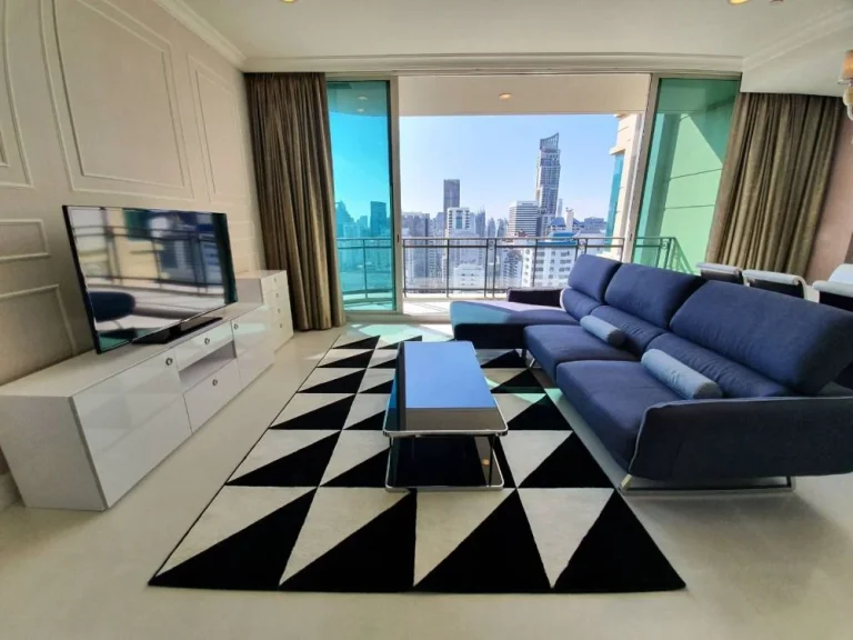 Royce private sukhumvit 31 3 Bedroom privaet lift Phromphong