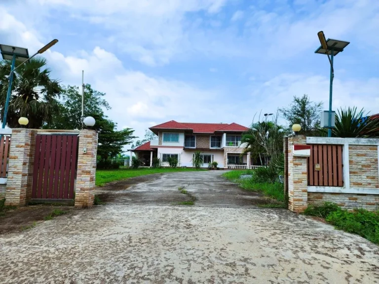 บ้านหรู ติดแม่น้ำ ตรงข้ามสนามกอล์ฟ วิวภูเขา