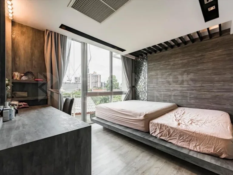 The Lofts Sathorn ทาวน์โฮม 5 ชั้น ใกล้รถไฟฟ้า