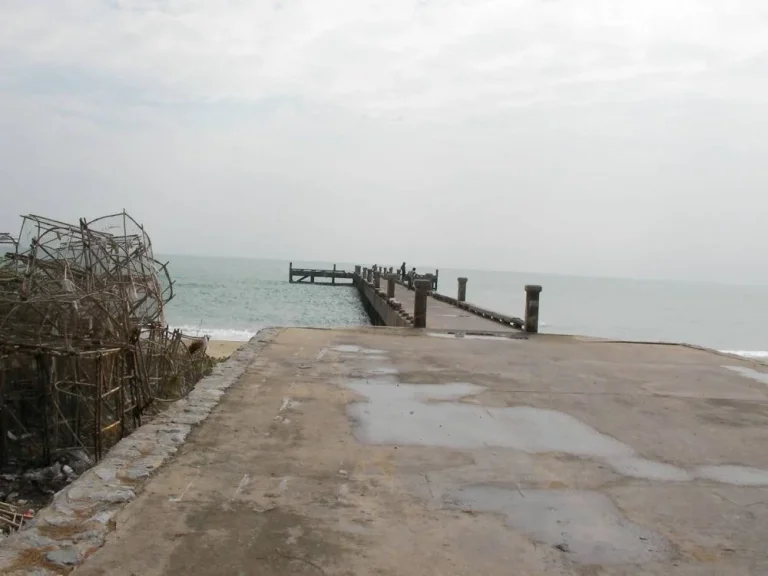 ขายที่ดินติดทะเล หาดส่วนตัว พร้อมสิ่งปลูกสร้าง อทับสะแก