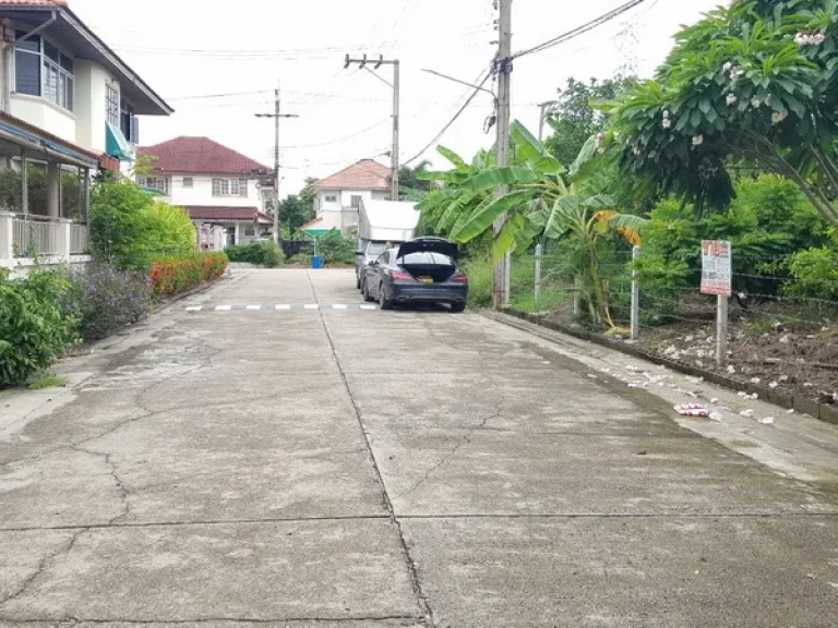 ขาย ที่ดิน ในหมู่บ้านสาวิตรี ศาลาธรรมสพน์ 31 ถนนพุทธมณฑลสาย 3 เขตทวีวัฒนา กรุงเทพมหานคร