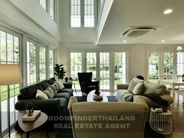 เช่า FOR RENT SINGLE HOUSE PATTANAKARN 4 beds 4 baths 200 Sqw 150000 Dream House