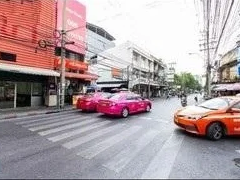 ให้เช่าอาคารพาณิชย์ 2 คูหา 3 ชั้นครึ่ง ตรงข้ามตลาดสุทธิสาร ใกล้ MRT สุทธิสาร