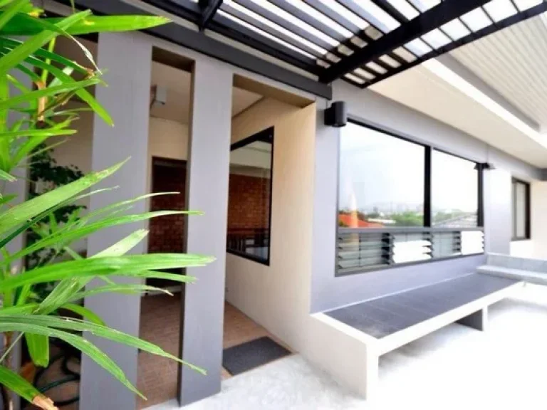 ขายบ้านเดี่ยว 3 ชั้น สภาพใหม่ Oriental Loft Style พร้อมที่ดินติดกันอีก 1 แปลง