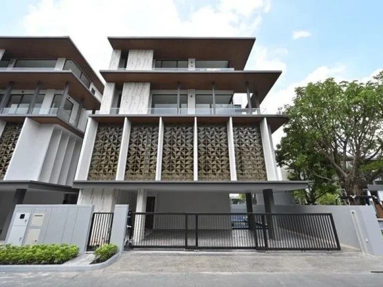 ขายบ้านเดี่ยว Luxury Pool Villa 35 ชั้นหลังมุม อาร์เทล