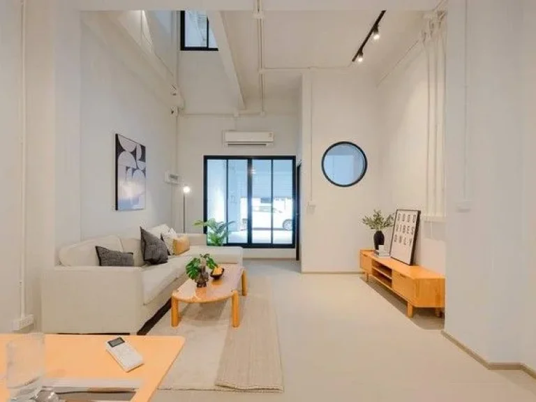 ขาย Townhome หลังใหญ่ Modern Minimal style ย่านเจริญกรุง