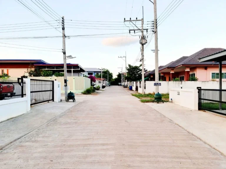 บ้านเหมือนใหม่ แปลงหัวมุม เดินทางสะดวก บรรยากาศดี