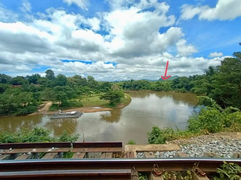 ขายที่กาญจนบุรีดินติดแม่น้ำ วิวโค้งทางรถไฟที่สวยที่สุดในประเ