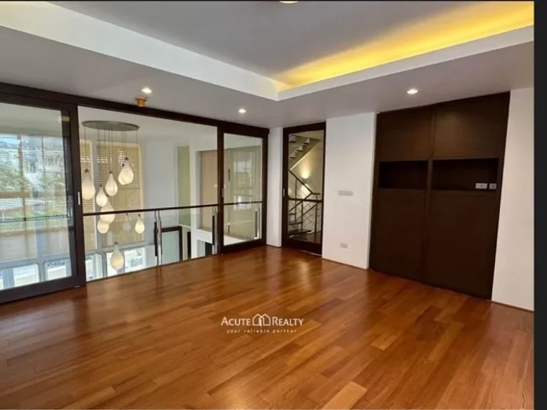 ขายทาวน์โฮม โครงการ The Loft Sathorn อยู่ซอยสาทร ซอย 1