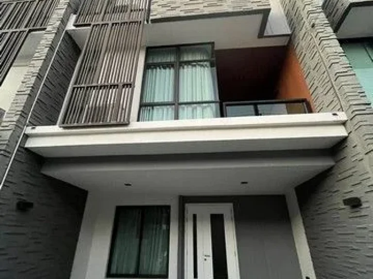 เช่า ทาวโฮม 3 ชั้น โครงการ Plex residence ซนวมินทร์ 111 แยก