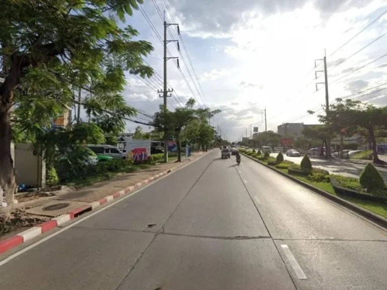 ให้เช่าที่ดินแปลงใหญ่ ติดถนนร่มเกล้า ใกล้ Airport Rail Link