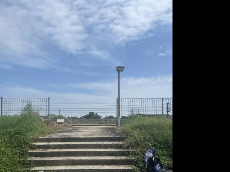 ขายที่ดินเปล่าแปลงเล็ก เลียบทางรถไฟสถานีศาลาธรรมสพน์