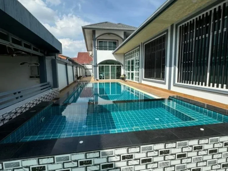 Spacious Pool Villa for Rent in Pattaya พูลวิลล่าให้เช่าในพั