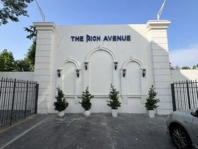 ขายอาคารพาณิชย์หรู The Rich Avenue Damrongrak เดอะริช