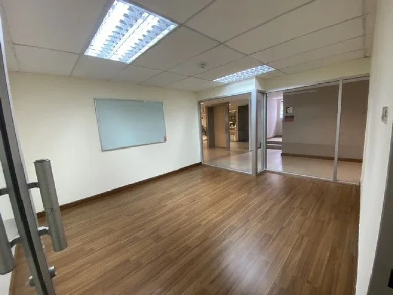 ให้เช่าออฟฟิศติด BTS นานา The Trendy Office ขนาด 91 ตรม