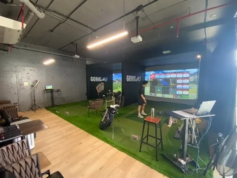 เซ้งธุรกิจพร้อมระบบบริหาร golf simulator สนามไดร์ฟในร่ม