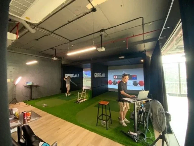 เซ้งธุรกิจพร้อมระบบบริหาร golf simulator สนามไดร์ฟในร่ม