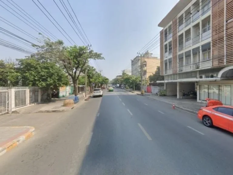 ขายที่ดินเปล่า ติดถนนร่วมจิตต์ ใกล้โรงเรียนราชินีบน 