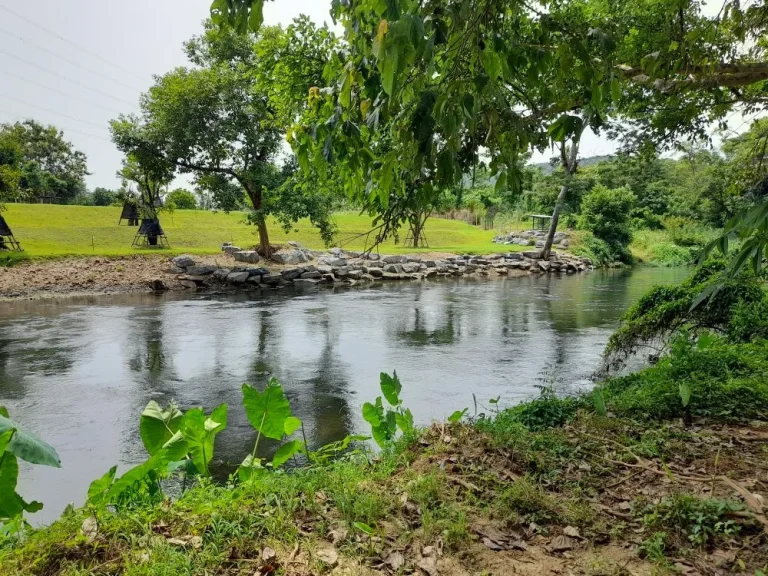 ที่ดินติดแม่น้ำ ด้านหน้าติดภนนใหญ่ ตแก่งกระจาน