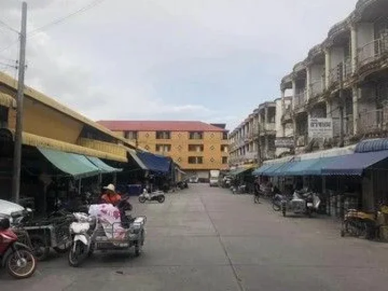 ขายด่วนตึกแถวทำเลดี ในตลาดสะพานสี่ ตำบลมาบยางพร อำเภอปลวกแดง