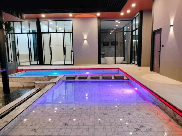 ขายบ้านหรู Pool Villa สไตล์โมเดิร์น 4 ห้องนอน สัตหีบ