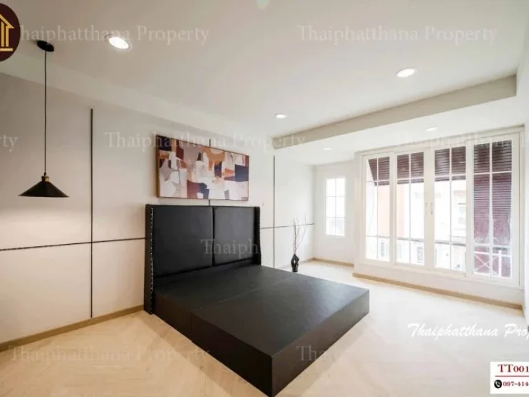 ขายและให้เช่า ทาวน์โฮม Luxury pool villa townhome