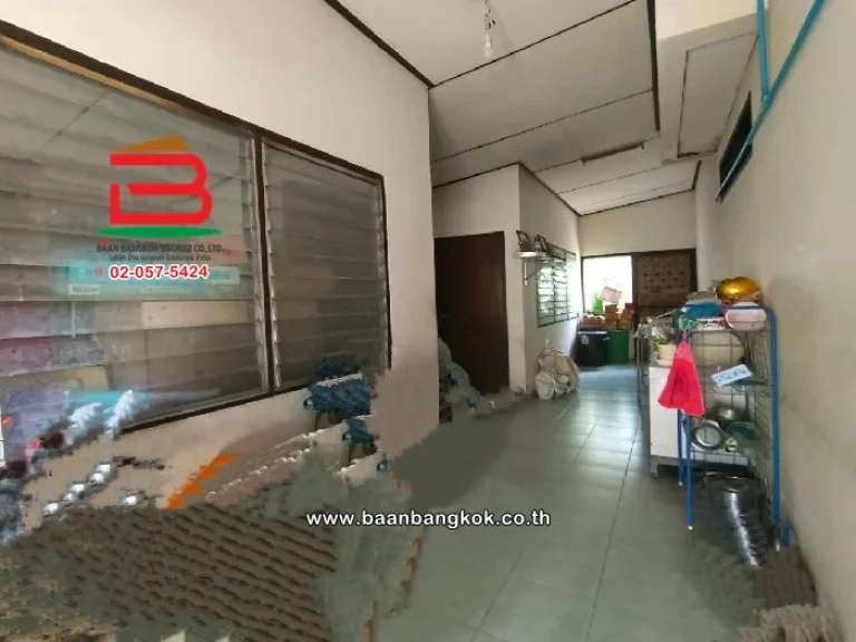 ที่ดินพร้อมบ้าน ซอยรัชดาภิเษก 32ซอยปาริชาด เนื้อที่ 107 ตรว