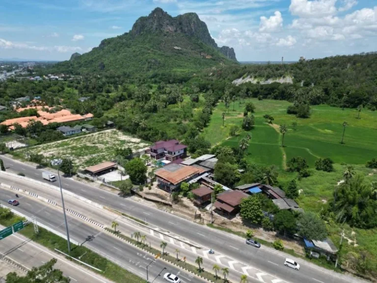 ขายที่ดินทำเลทอง หน้าติดถนนเพชรเกษม ใกล้หาดชะอำ หลังวิวภูเขา