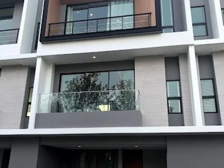 Luxurious Townhome for RENT Krungthep Krita Nirvana DEFINE