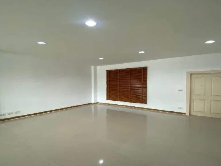 For Rent ให้เช่าทาวน์โฮม 4 ชั้น บ้านกลางเมือง มอนติคาร์โล