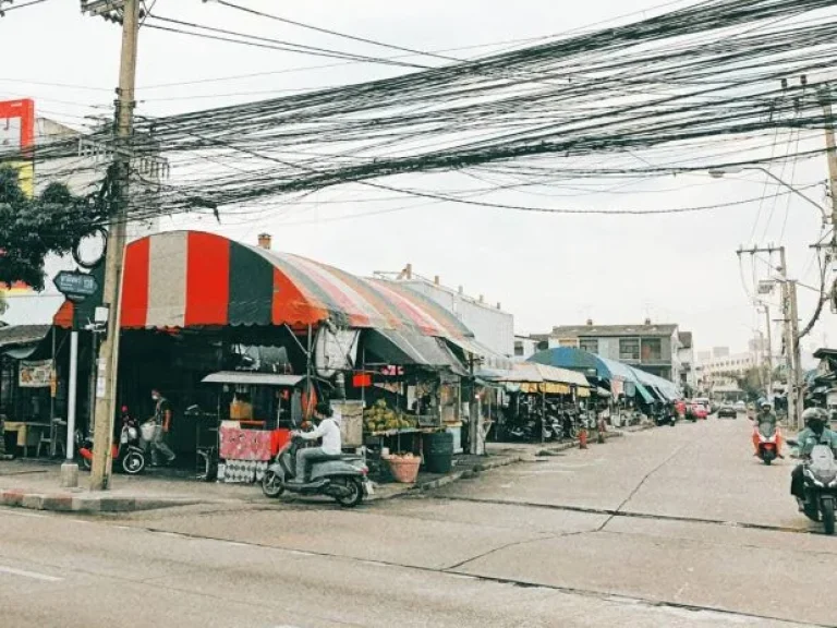 ขายที่ดิน 2237 ตรว ทำเลดีมาก ติดถนนใหญ่ และถนนนวมินทร์ 139