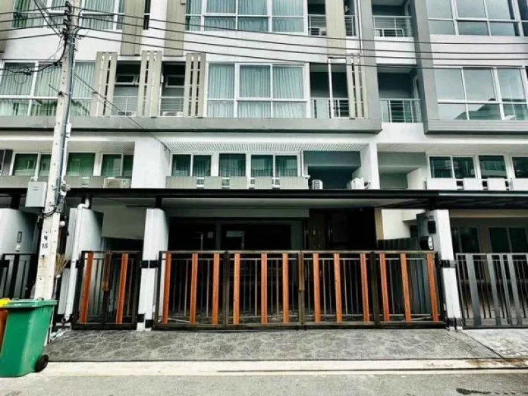 ขายบ้าน ทาวน์โฮมหลังใหญ่ SPACE TOWNHOME ลาดพร้าว เหม่งจ๋าย