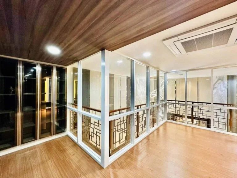 ขายบ้าน ทาวน์โฮมหลังใหญ่ SPACE TOWNHOME ลาดพร้าว เหม่งจ๋าย