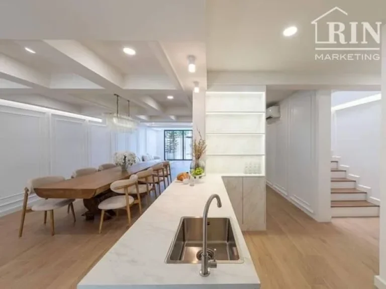 ขาย Artiar Modern Classic Townhome ราคา 159 ล้าน Line 