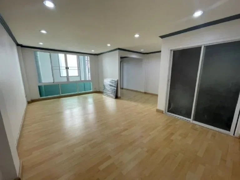 For Rent ให้เช่าอาคารสำนักงาน 4 ชั้น ถนนศรีนครินทร์