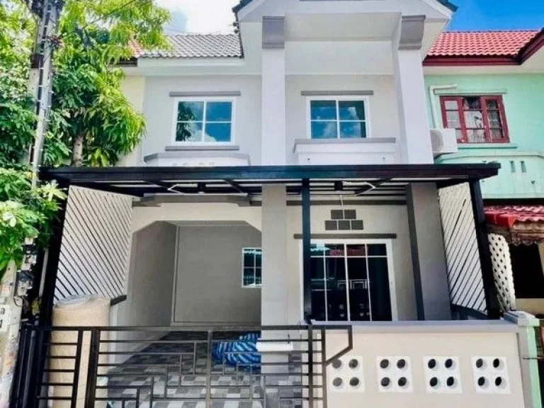 ม ลภาวัน12 ซ4 บ้านรีโนเวทใหม่พร้อมหิ้วกระเป๋าเข้าอยู่ได้เลย