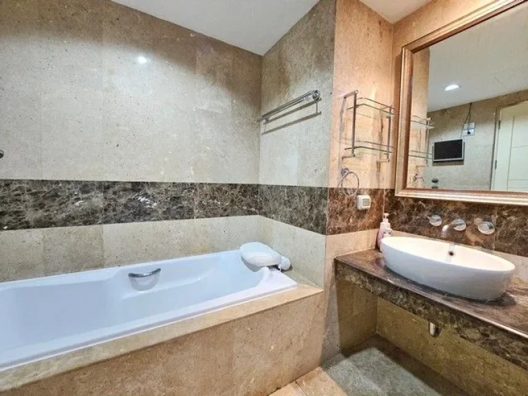 ขายคอนโด Urbana Sathorn 1 Bed ชั้นสูง ห้องมุม ติดถสาทร 65