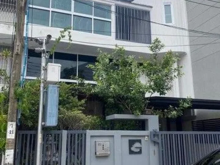 townhome ทาวน์โฮมสาธร 0 ไร่ 0 Ngan 30 SQWA 22000000 บ ใกล้