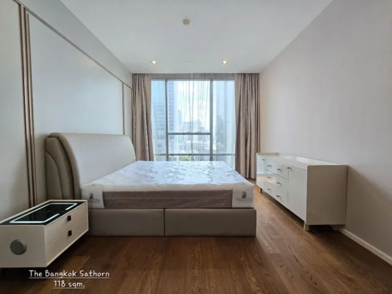 ให้เช่า คอนโด 2 bedrooms modern furnished เดอะ แบงค็อก สาทร