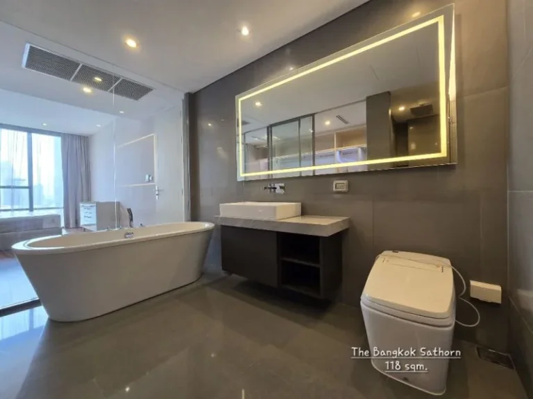 ให้เช่า คอนโด 2 bedrooms modern furnished เดอะ แบงค็อก สาทร