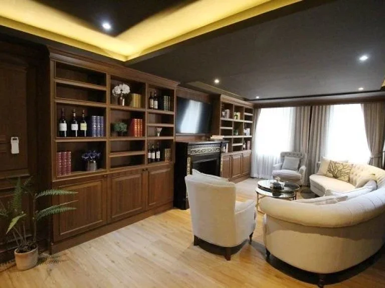 ขายหรือให้เช่า Apartment Serviced ตกแต่งหรูหรา มีห้องสูท และ