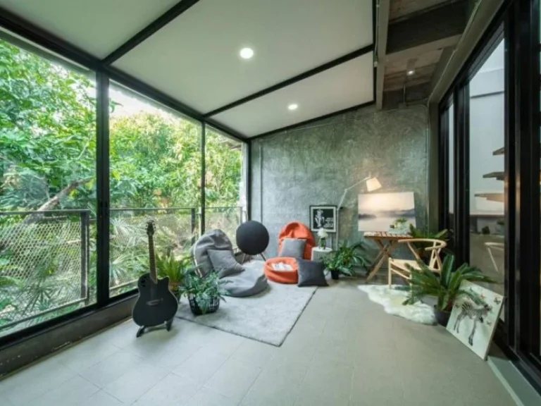 ขายทาวน์โฮม Modern Loft ที่เอกมัย 22 - โอกาสการลงทุน