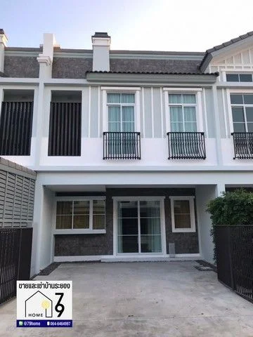 ให้เช่า Luxury Townhome ใกล้ห้างMega Bangna ชานเมืองกรุงเทพ