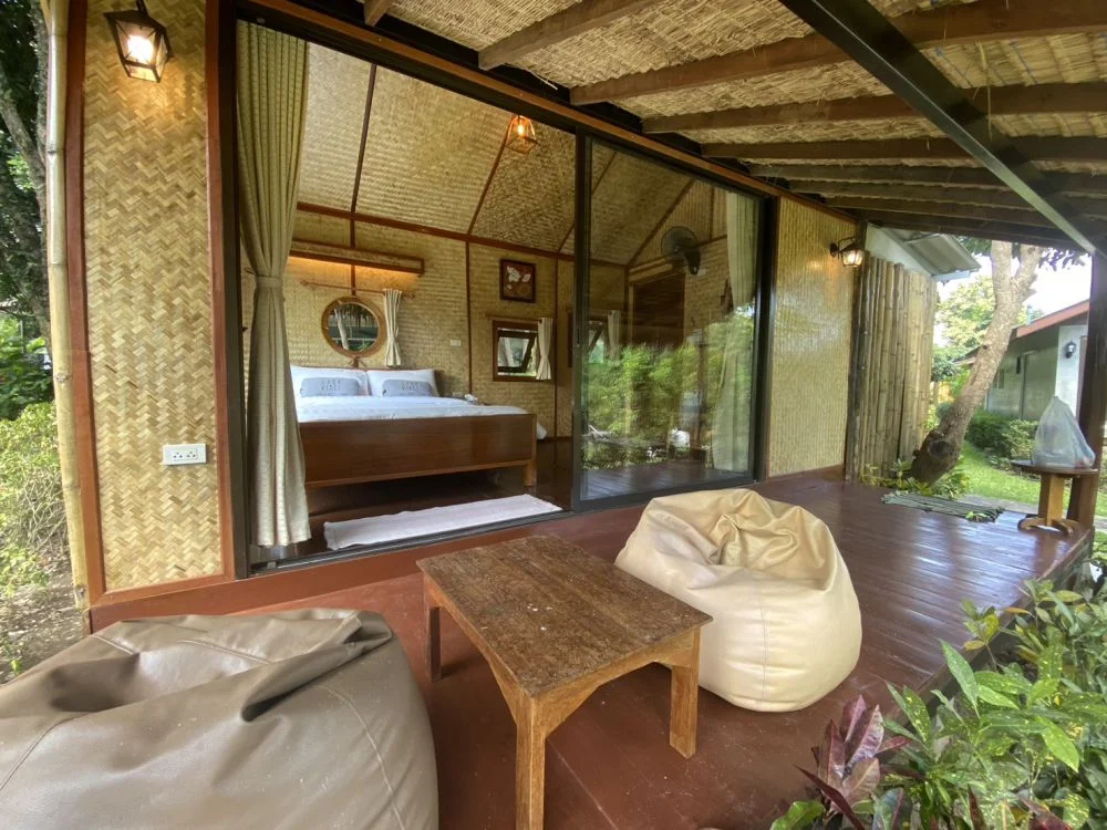 ขายรีสอร์ท เนื้อที่ 2 ไร่ 52 ตรว. สไตล์ Bamboo House ติดถนน