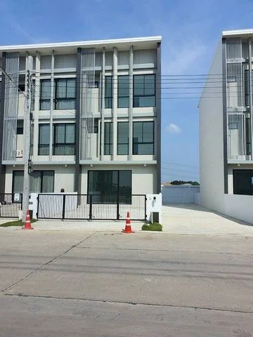 ขาย 4นอน3ชั้น3.9ล บ้านธงสิริ 3 บ้านกล้วย-ไทรน้อย Baan