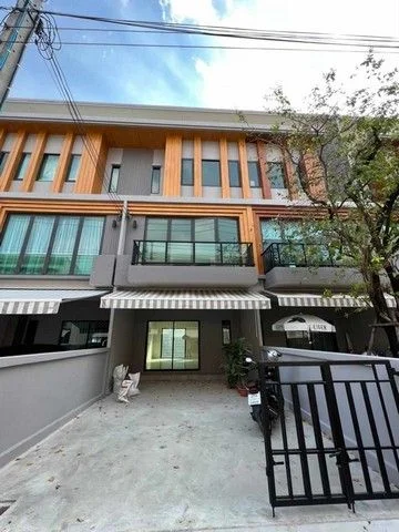 ให้เช่า Townhome ไอเจ้นท์ พัฒนาการ Eigen Pattanakarn 99