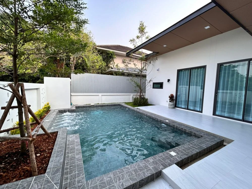 For saleบ้าน Pool villa ใกล้แยกรวมโชคบ้านเดี่ยวสไตล์โมเดิร์น