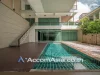 House 4 Bedroom For Rent BTS Phrom Phong in Sukhumvit Bangkok