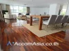 The spacious greenery apartment Apartment 3 Bedroom For Rent BTS Surasak in Sathorn Bangkok