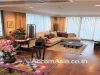 Lake Green Condo for Sale with well Beautiful Scenery Condominium 2 Bedroom Near BTS Nana in Sukhumvit Bangkok